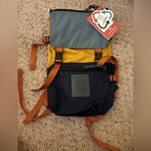 Topo Rover Pack Mini 
Mustard / Navy